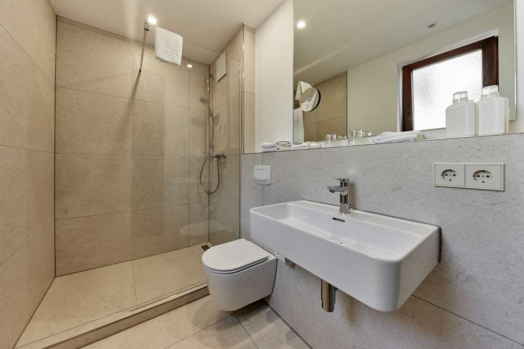 Hotel Zum Roten Baeren Freiburg 部屋 写真